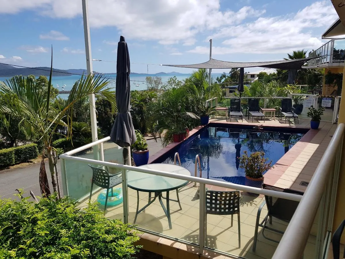 Sunlit Waters Studio Apartments Airlie Beach 3*,  Australia