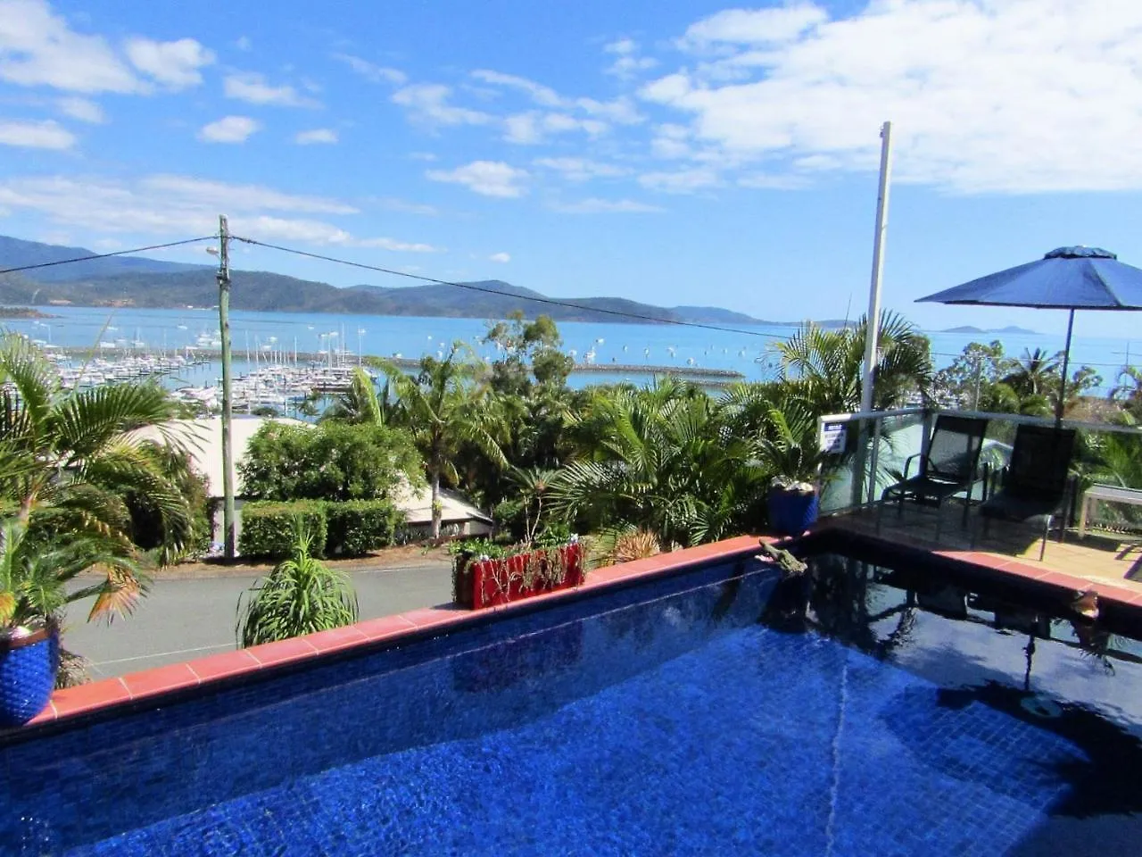 Sunlit Waters Studio Apartments Airlie Beach