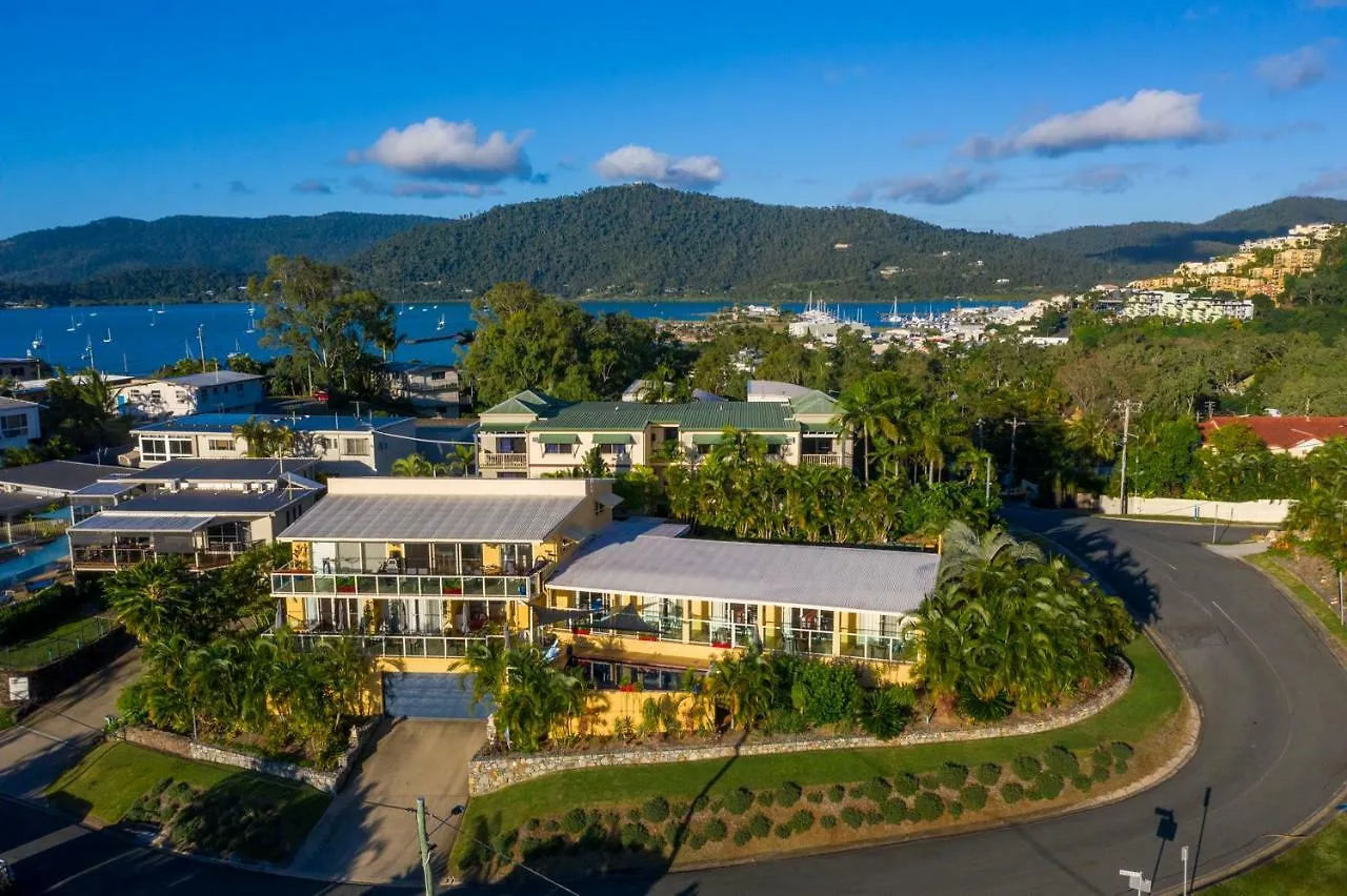 Sunlit Waters Studio Apartments Airlie Beach Australia