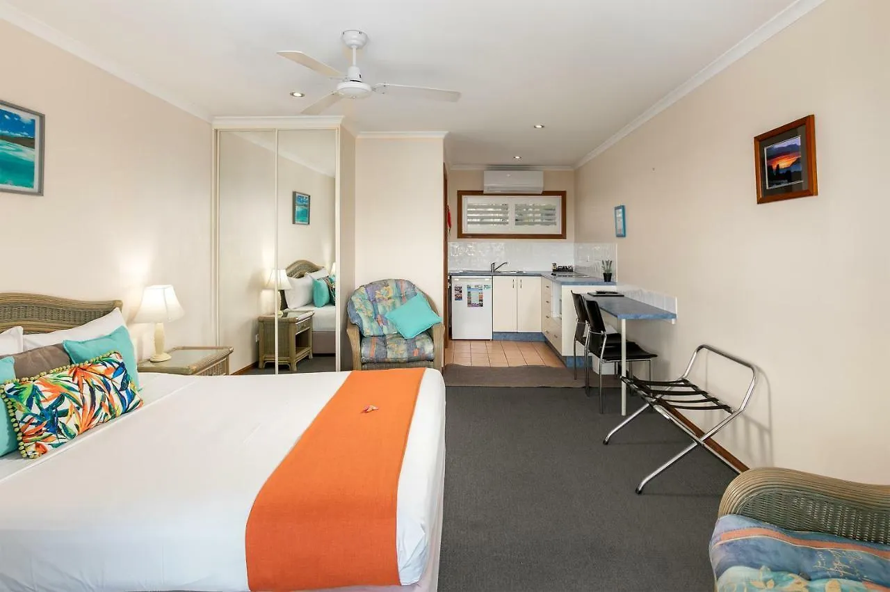 Sunlit Waters Studio Apartments Airlie Beach Apartahotel