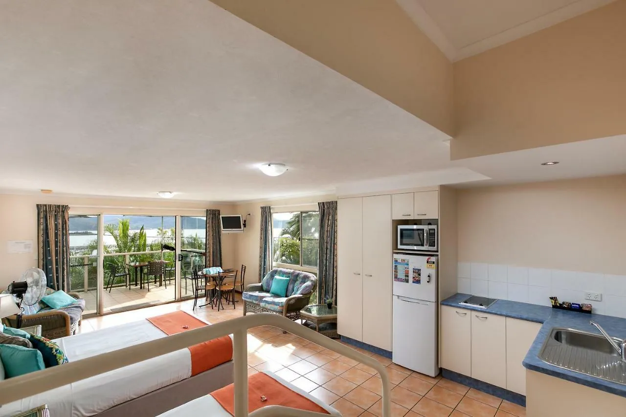 Sunlit Waters Studio Apartments Airlie Beach 3*,  Australia