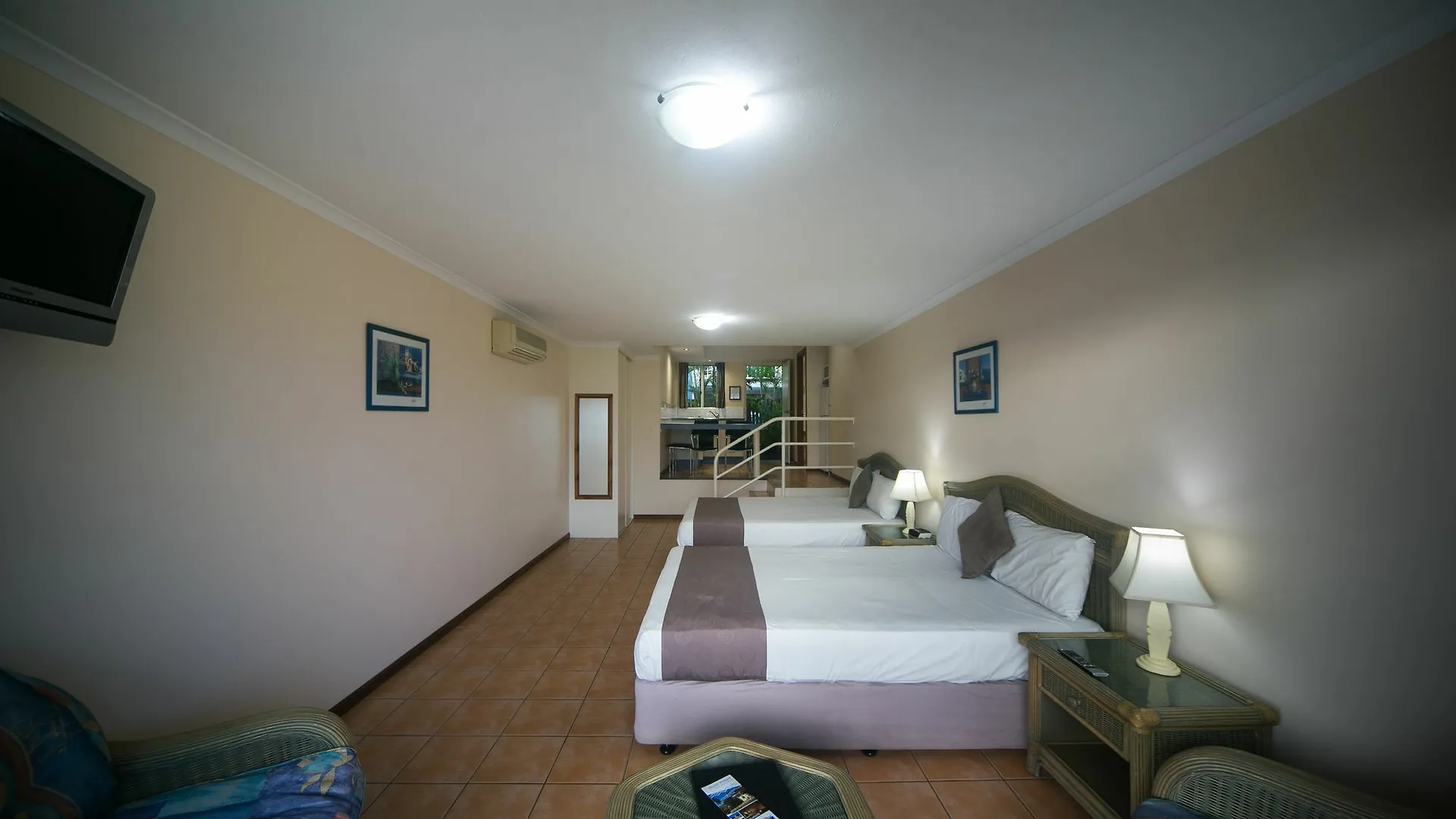 Sunlit Waters Studio Apartments Airlie Beach Apartahotel